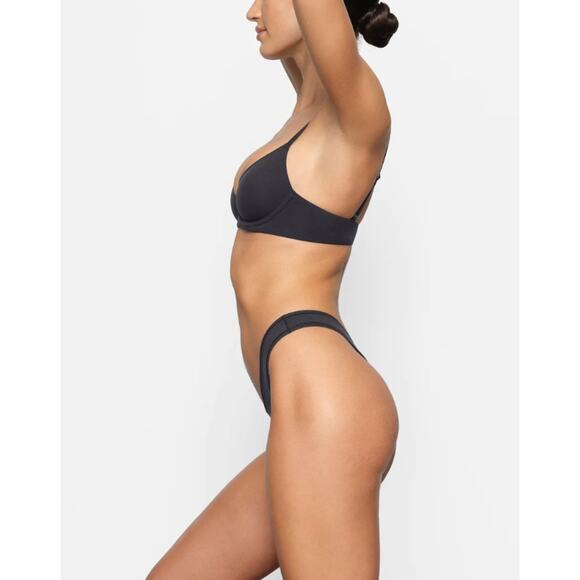 SKIMS Fits Everybody Unlined Demi Bra Underwire Adjustable Straps Onyx Sz 40DDDD - Picture 2 of 5